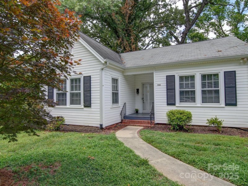 Property image 2 at 705 Neil Street, Gastonia, NC 28052