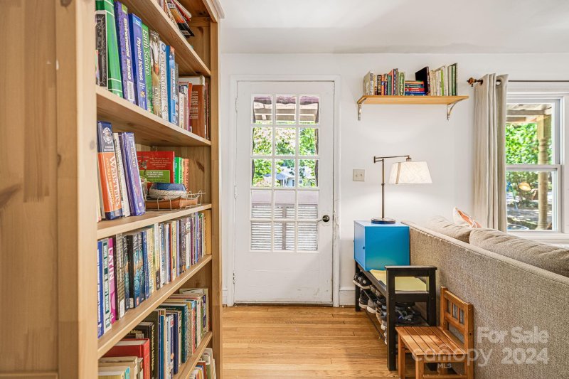 Property image 4 at 111 Kingsgate Road, Asheville, NC 28805