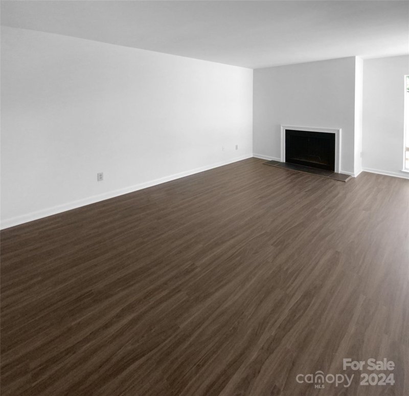 Property image 4 at 7840 Hummingbird Lane, Charlotte, NC 28212