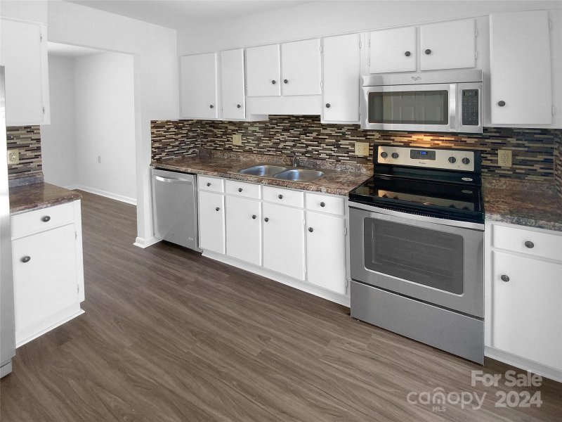 Property image 5 at 7840 Hummingbird Lane, Charlotte, NC 28212