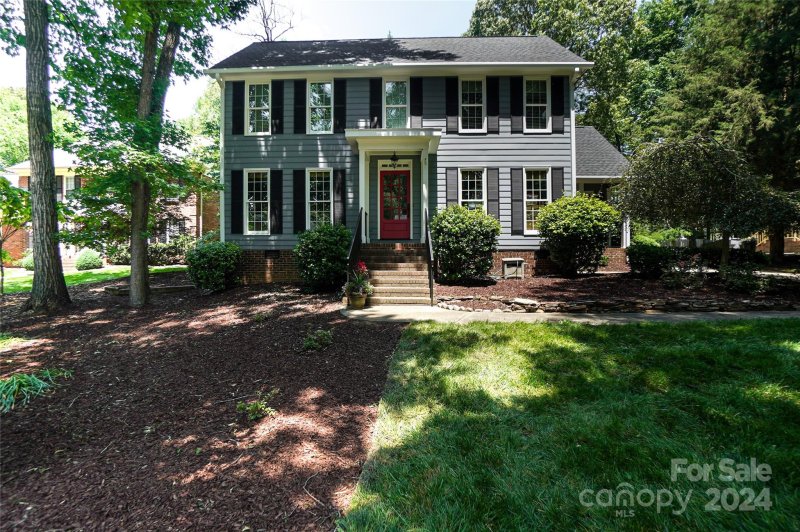 Property image 2 at 4020 Meadowridge Drive, Charlotte, NC 28226