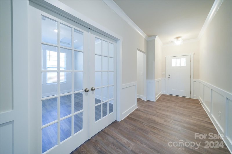 Property image 4 at 6713 Kinghurst Drive, Charlotte, NC 28216