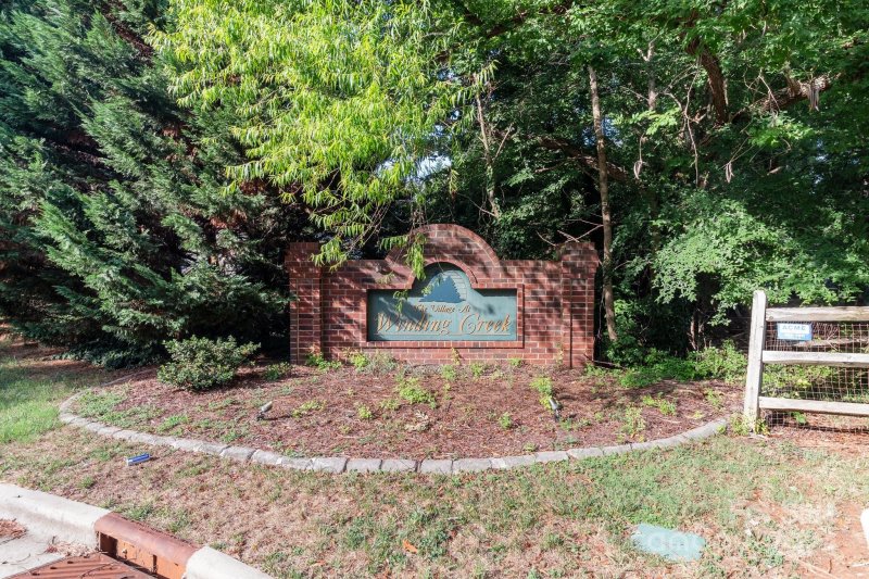 Property image 2 at 2332 Coneflower Drive, Charlotte, NC 28213