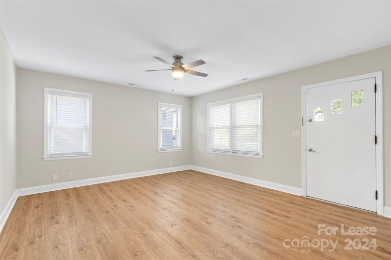 Property image 2 at 1644 Longfellow Street, Charlotte, NC 28205