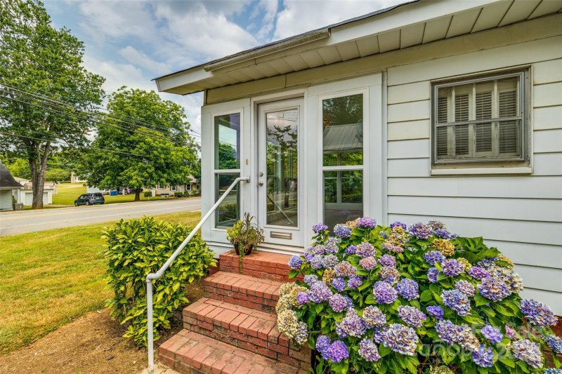 Property image 2 at 1022 Main Street, Maiden, NC 28650