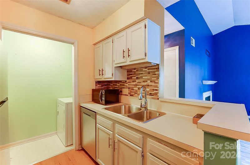 Property image 5 at 8117 Tremaine Court, Charlotte, NC 28227