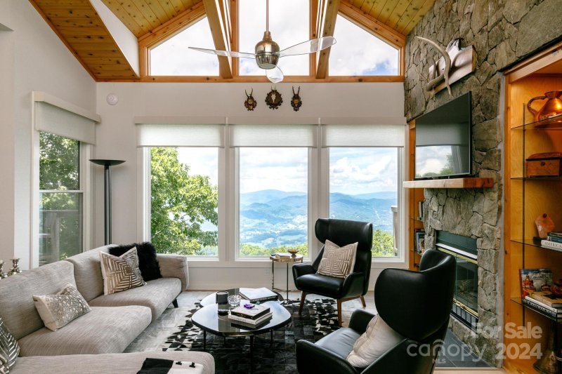 Property image 3 at 30 Club Villa Court, Burnsville, NC 28714