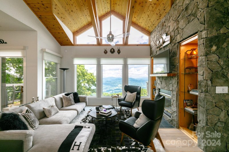 Property image 5 at 30 Club Villa Court, Burnsville, NC 28714