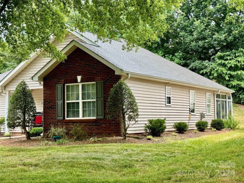 Property image 2 at 120 Ashwood Lane, Mooresville, NC 28117