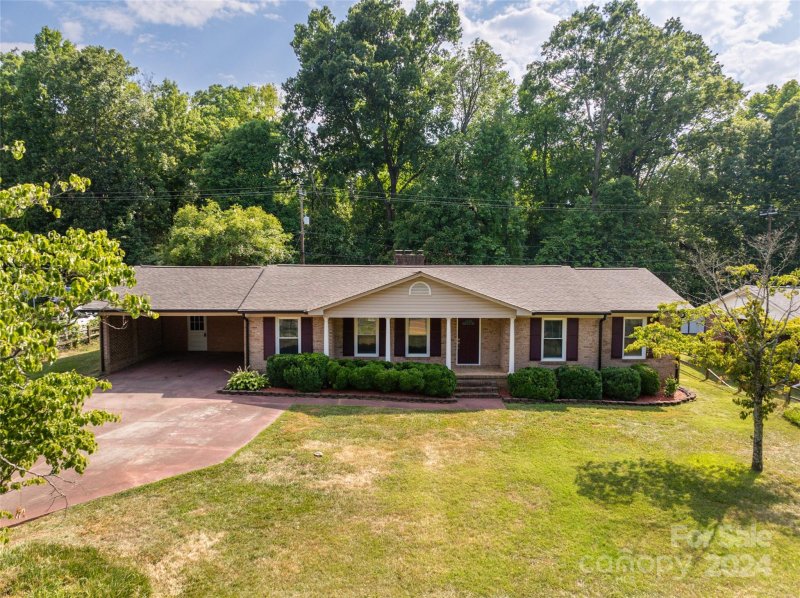 685 University Drive