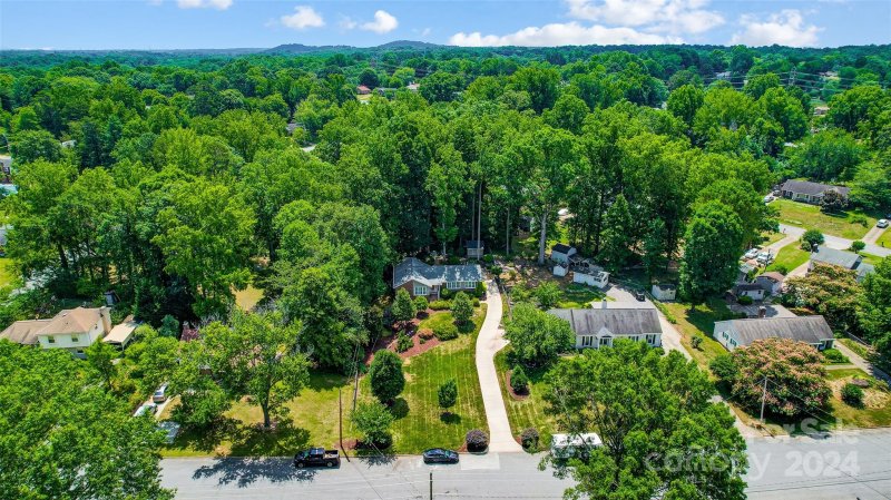 Property image 2 at 424 Pamela Street, Gastonia, NC 28054