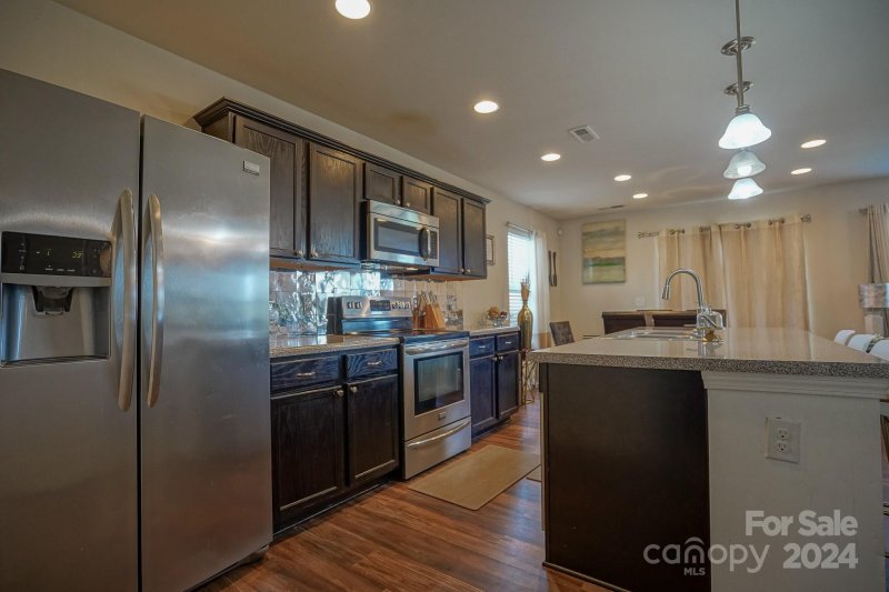 Property image 4 at 6504 Glenmoor Drive, Charlotte, NC 28214