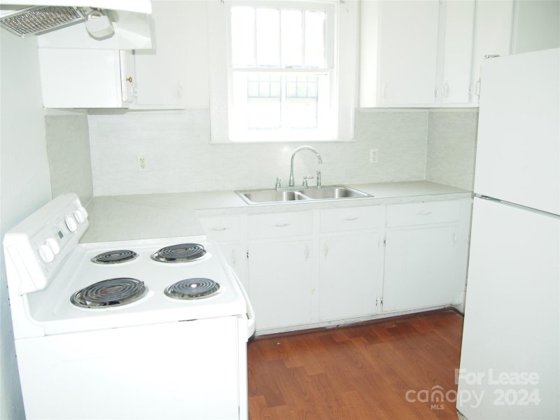 Property image 2 at 2409 Rozzelles Ferry Road, Charlotte, NC 28208