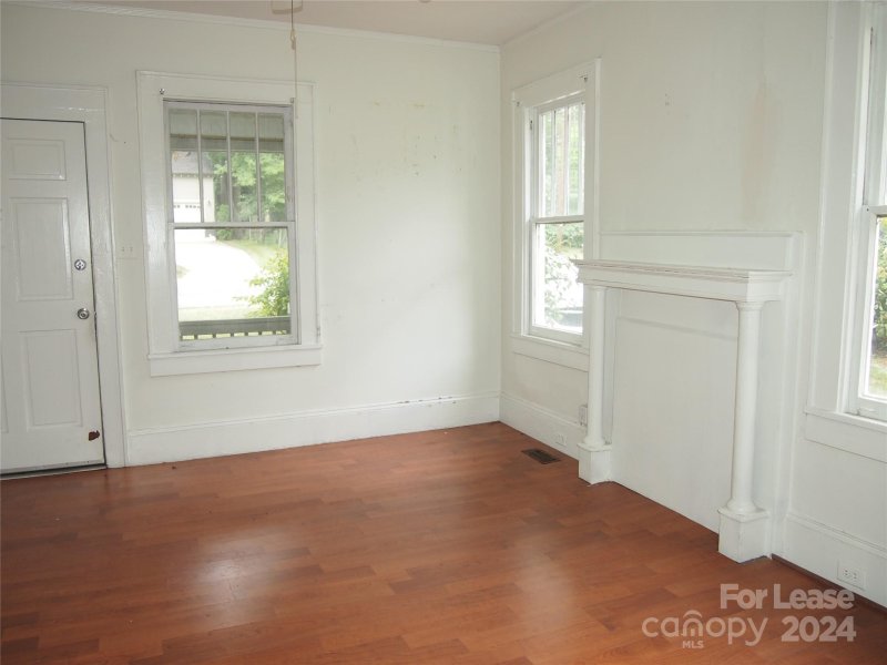 Property image 4 at 2409 Rozzelles Ferry Road, Charlotte, NC 28208