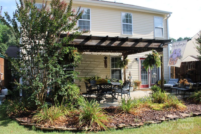 Property image 3 at 1154 Larkspur Lane, Dallas, NC 28034