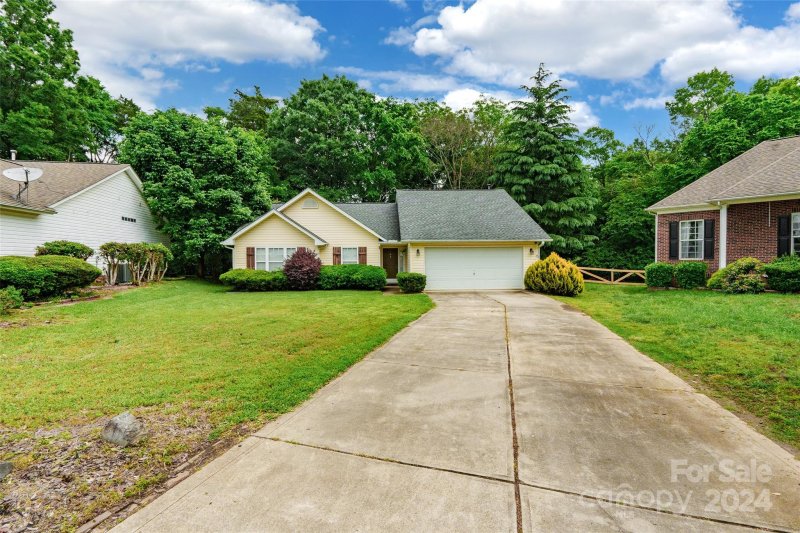 Property image 2 at 12321 Creektree Court, Charlotte, NC 28278
