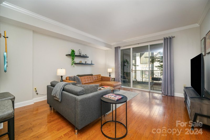 Property image 3 at 300 W 5th Street, Charlotte, NC 28202