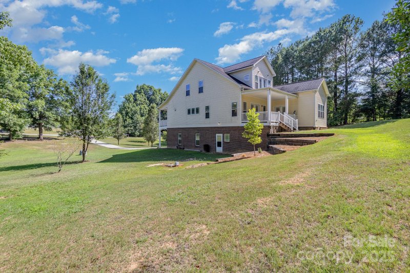 Property image 3 of 556 Peaceful Creek Drive in Oak Creek, York, SC 29745