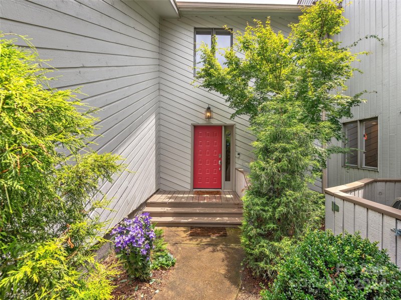 Property image 2 at 103 Parkway Court, Asheville, NC 28803