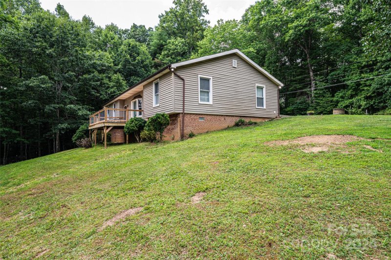 Property image 5 at 406 Georgetown Road, Lenoir, NC 28645