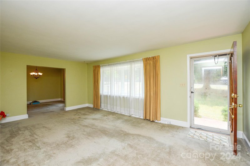 Property image 4 at 8216 Denbur Drive, Charlotte, NC 28215