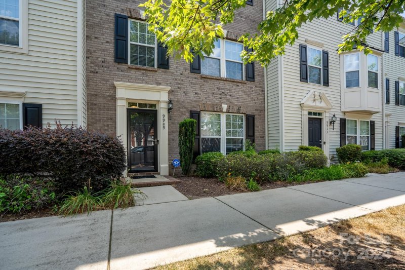 Property image 2 at 9909 Kings Parade Boulevard, Charlotte, NC 28273