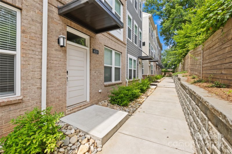 Property image 3 at 4020 Capital Ridge Court, Charlotte, NC 28205