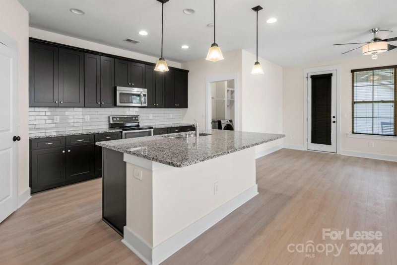 Property image 3 at 4013 Willow Green Place, Charlotte, NC 28206