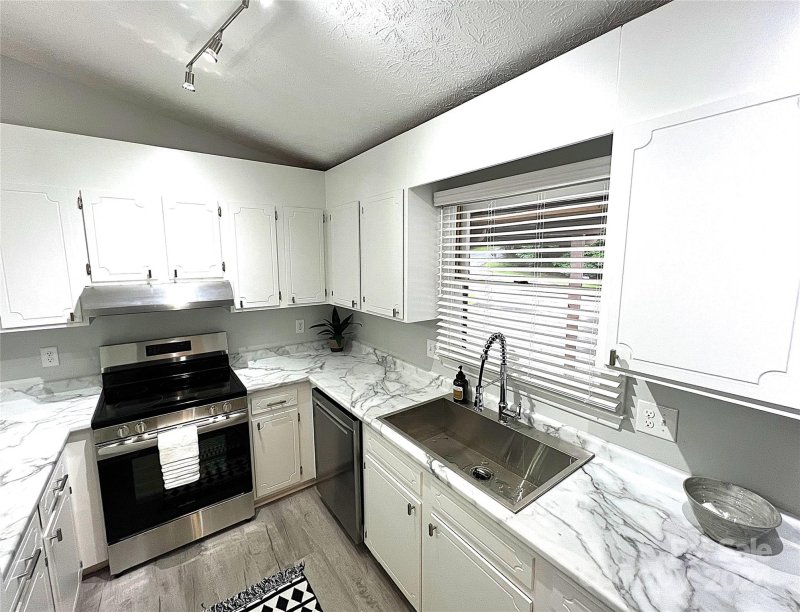 Property image 2 at 100 View De Lake Drive, Etowah, NC 28729