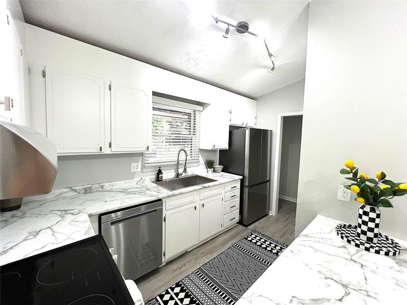 Property image 3 at 100 View De Lake Drive, Etowah, NC 28729