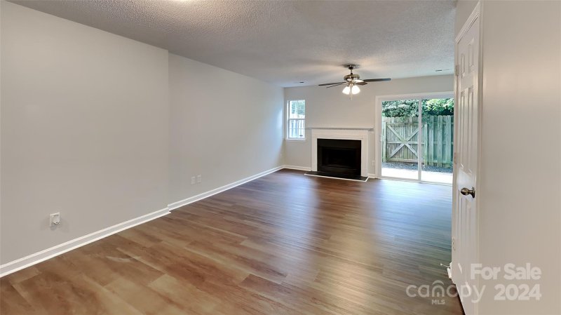 Property image 2 at 3842 Mosscroft Lane, Charlotte, NC 28215