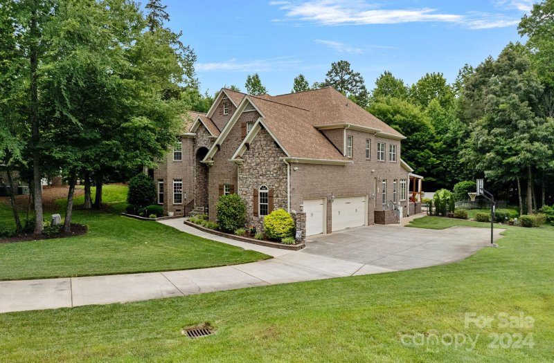 Property image 2 at 125 Elizabeth Brook Drive, Davidson, NC 28036