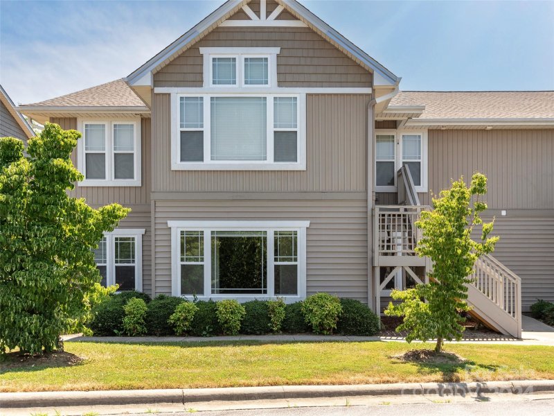 Property image 2 at 147 Morningside Lane, Hendersonville, NC 28792