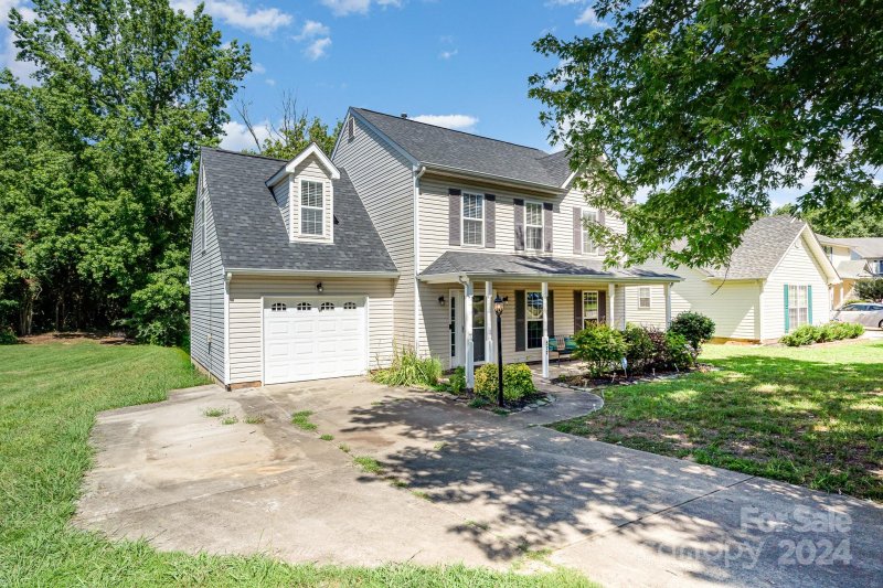 Property image 3 at 577 Dannyn Grove Court, Charlotte, NC 28214