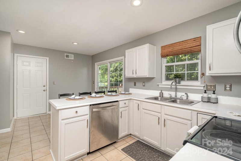 Property image 5 at 577 Dannyn Grove Court, Charlotte, NC 28214