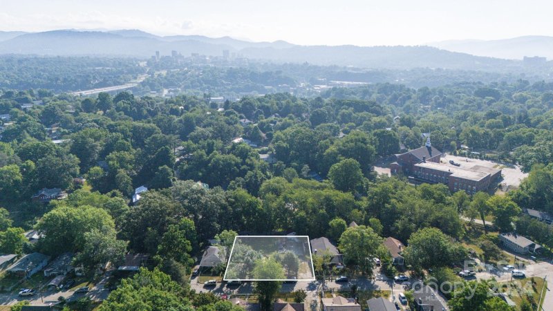 Property image 2 at 63 Vandalia Avenue, Asheville, NC 28806