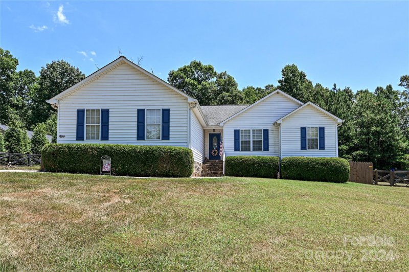 Property image 2 at 958 Hillard Lane, Lincolnton, NC 28092