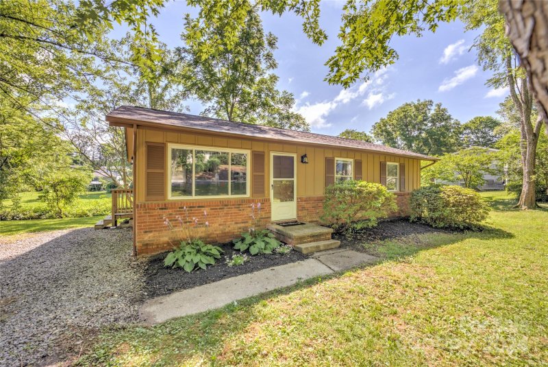 Property image 3 at 8 Chelsea Drive, Arden, NC 28704