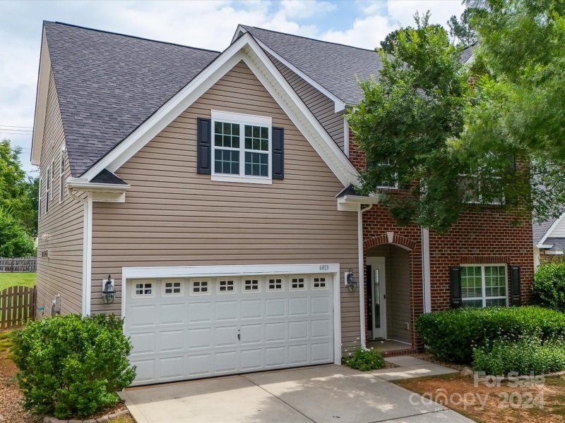 Property image 2 at 6013 Grassy Knoll Circle, Matthews, NC 28104
