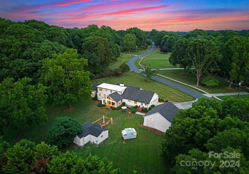 Property image 2 at 6038 Robin Hollow Drive, Mint Hill, NC 28227