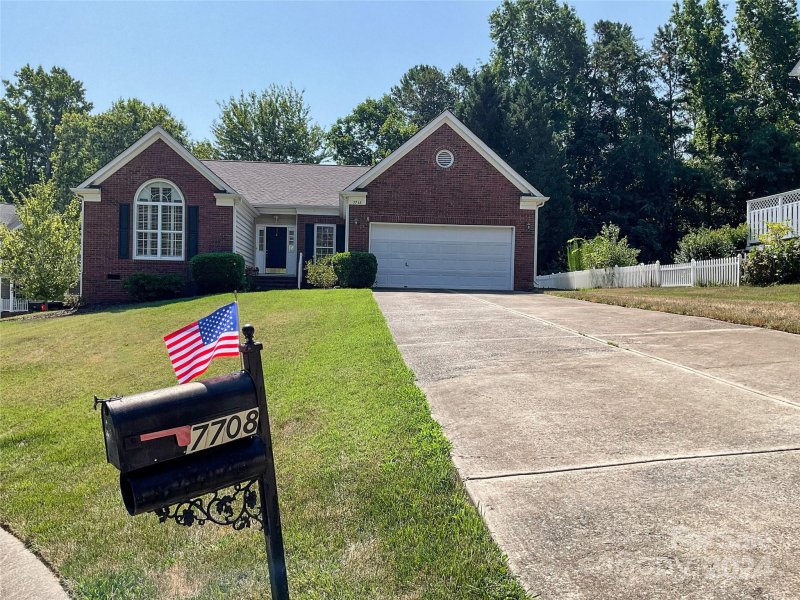 Property image 2 at 7708 Palmerfield Drive, Mint Hill, NC 28227