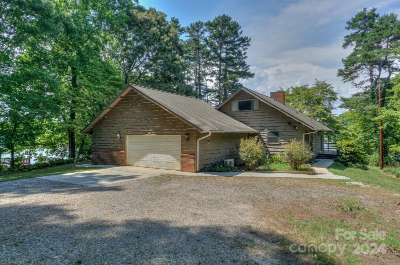 Property image 2 at 230 Shady Cove Road, Troutman, NC 28166