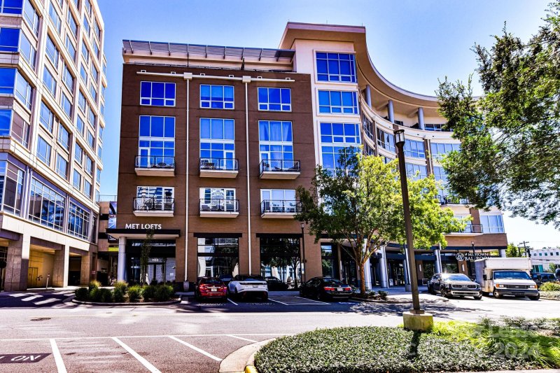 Property image 4 at 1133 Metropolitan Avenue, Charlotte, NC 28204