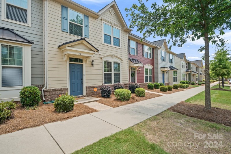 Property image 2 at 2011 Sage Park Drive, Charlotte, NC 28217