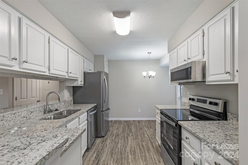 Property image 4 at 5867 Harris Grove Lane, Charlotte, NC 28212