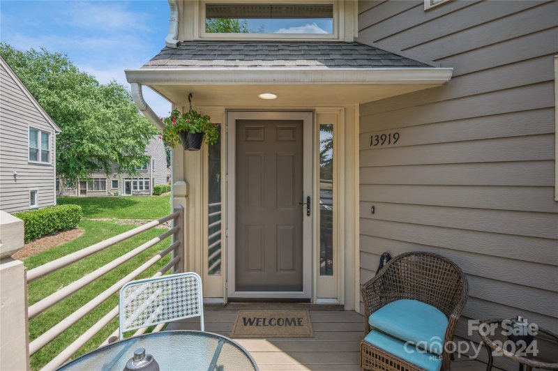 Property image 3 at 13919 Queens Harbor Road, Charlotte, NC 28278