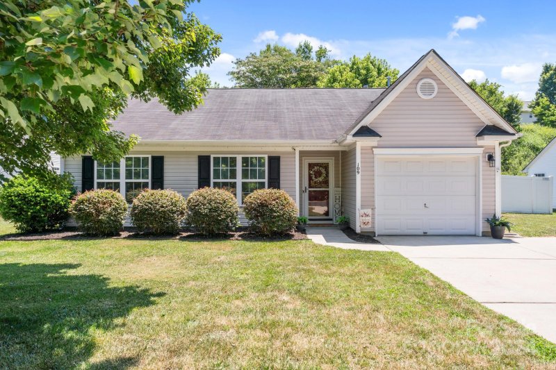 Property image 2 at 109 Whitby Drive, Mount Holly, NC 28120