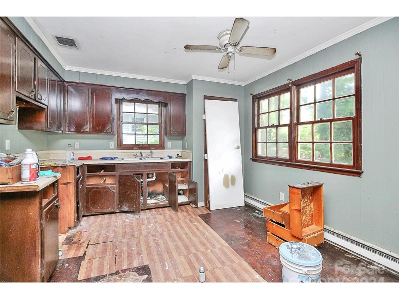 Property image 2 at 1016 Pondella Drive, Charlotte, NC 28213