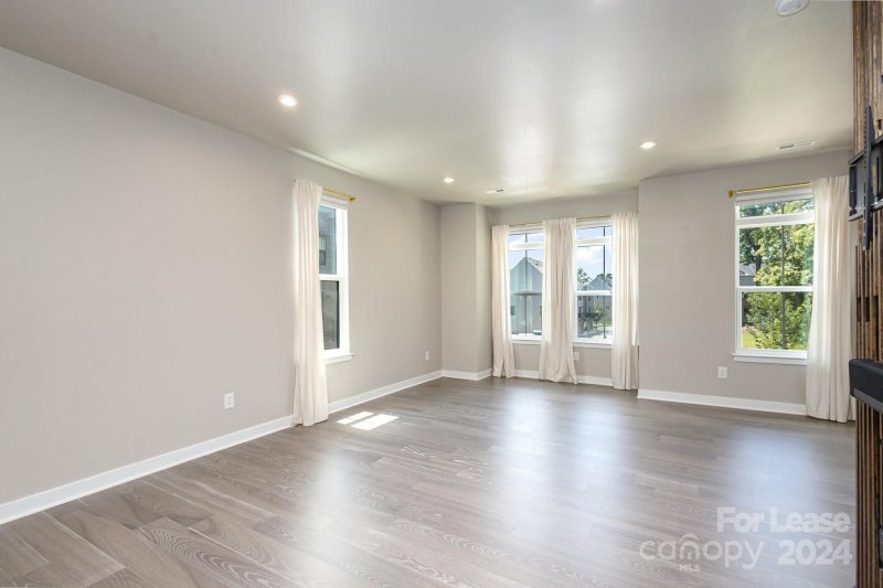 Property image 4 at 505 Nantahala Drive, Charlotte, NC 28211