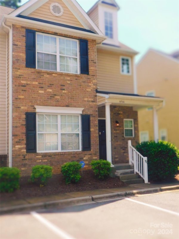 Property image 2 at 5730 Bent Creek Circle, Charlotte, NC 28227